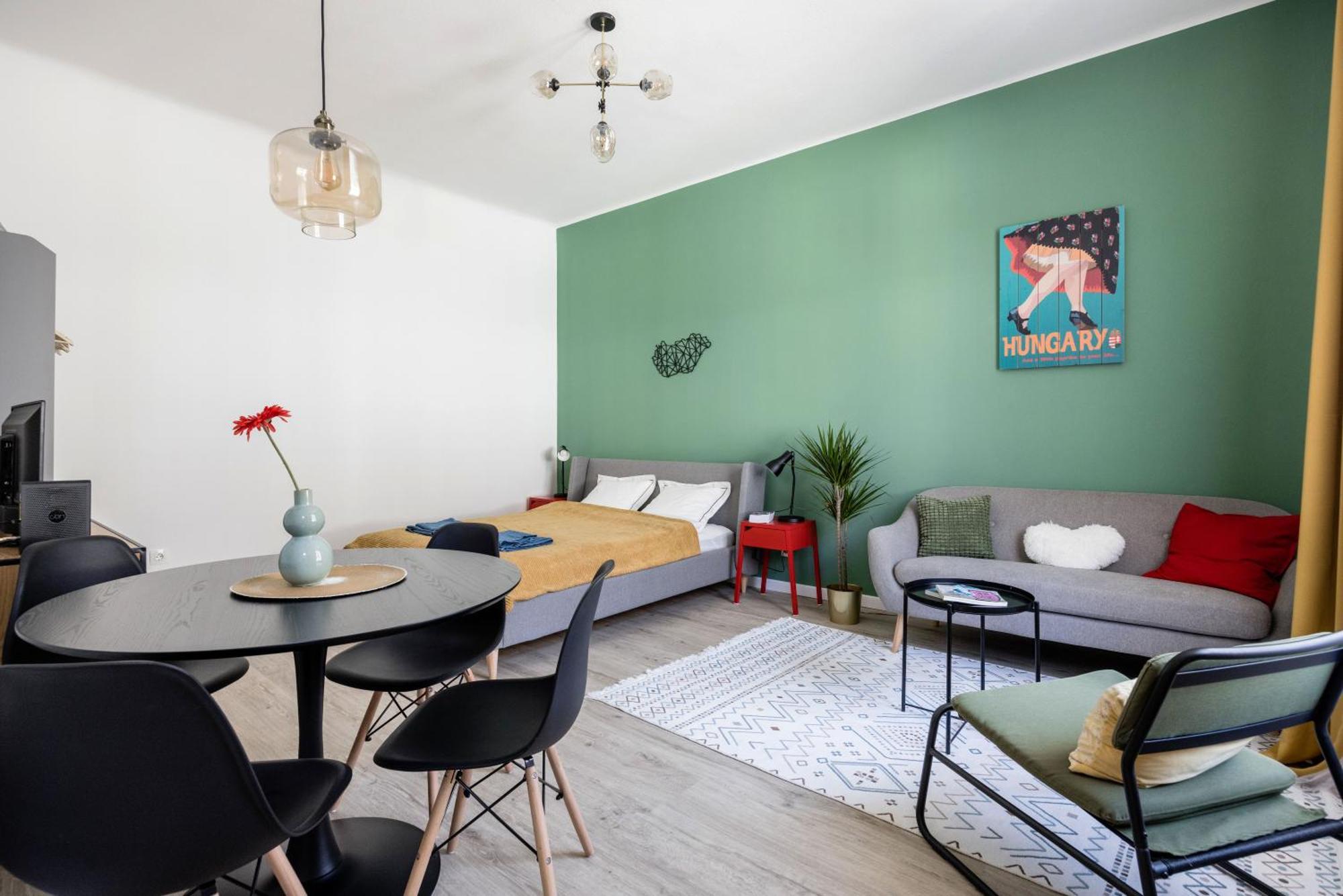 Stylish And Colourful Apartment In The City Centre Budapest Esterno foto
